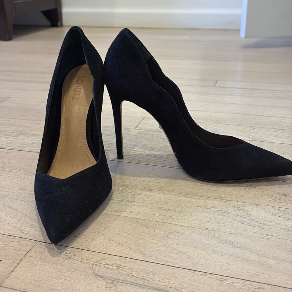 Schutz Monaliza discontinued gorgeous black heels!!!